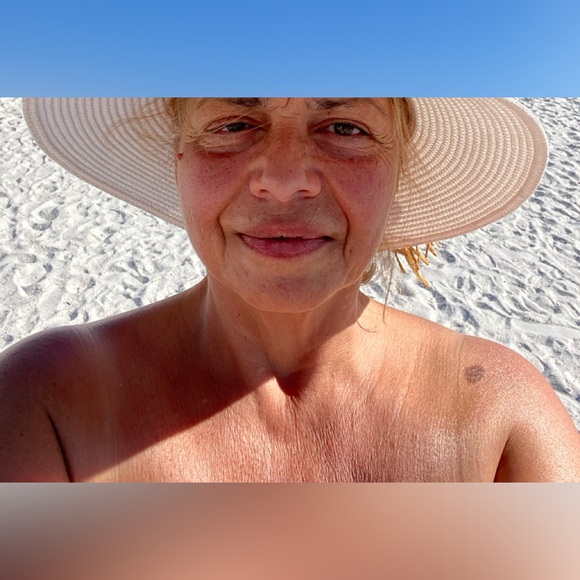 Meet your Posher, Louisa - Picture 2 of 2